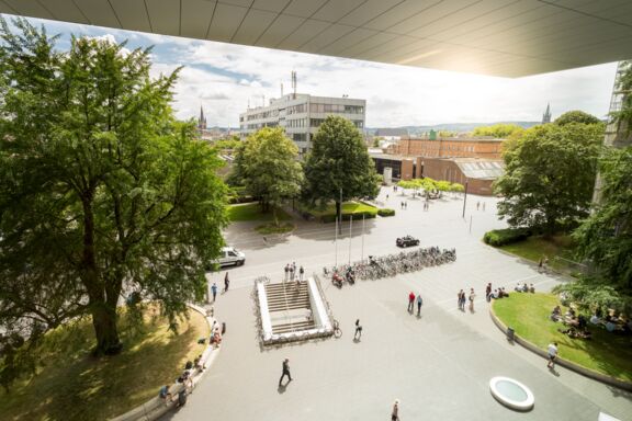 Blick aus Super C auf Templergraben und Vorplatz